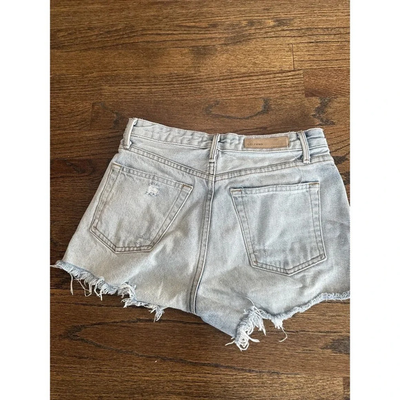 GRLFRND Helena Short in Kiki Womens Size 25 Light-wash Distressed Jean G0800 - Picture 9 of 10